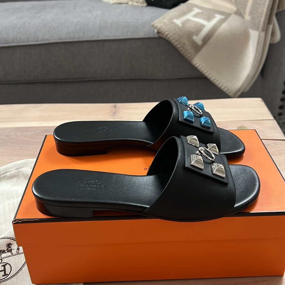 Hermès Dune Sandals, Size 36.5 - Picture 11 of 15